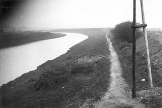 27.3.1957  Ohře pod železničním mostem