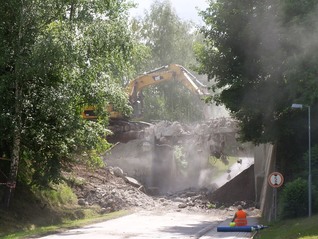 9.7.2012 začala demolice viaduktu